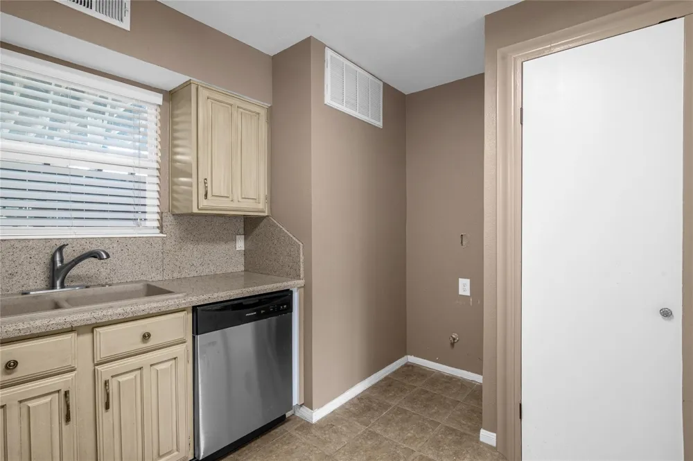 4747 Nasa Parkway #206 Seabrook, TX 77586