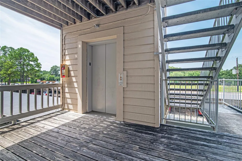 4747 Nasa Parkway #206 Seabrook, TX 77586