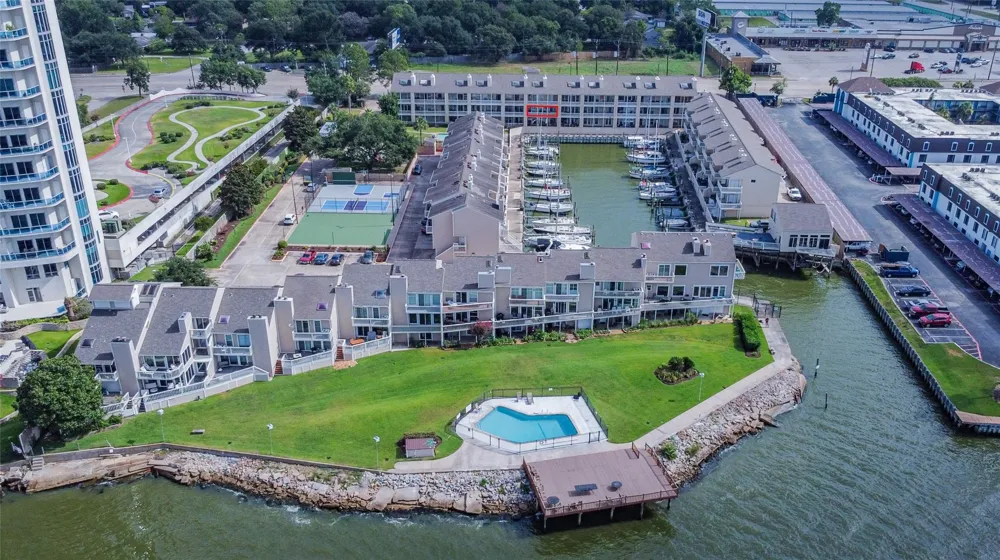 4747 Nasa Parkway #206 Seabrook, TX 77586