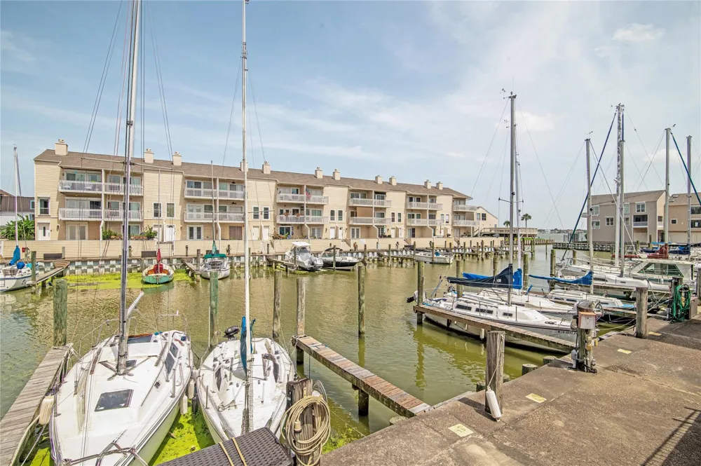 4747 Nasa Parkway #206 Seabrook, TX 77586
