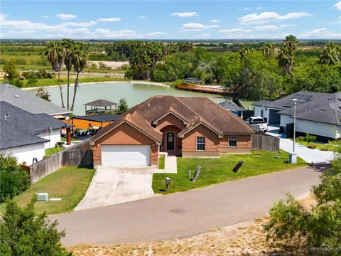1203 Harbor Lane