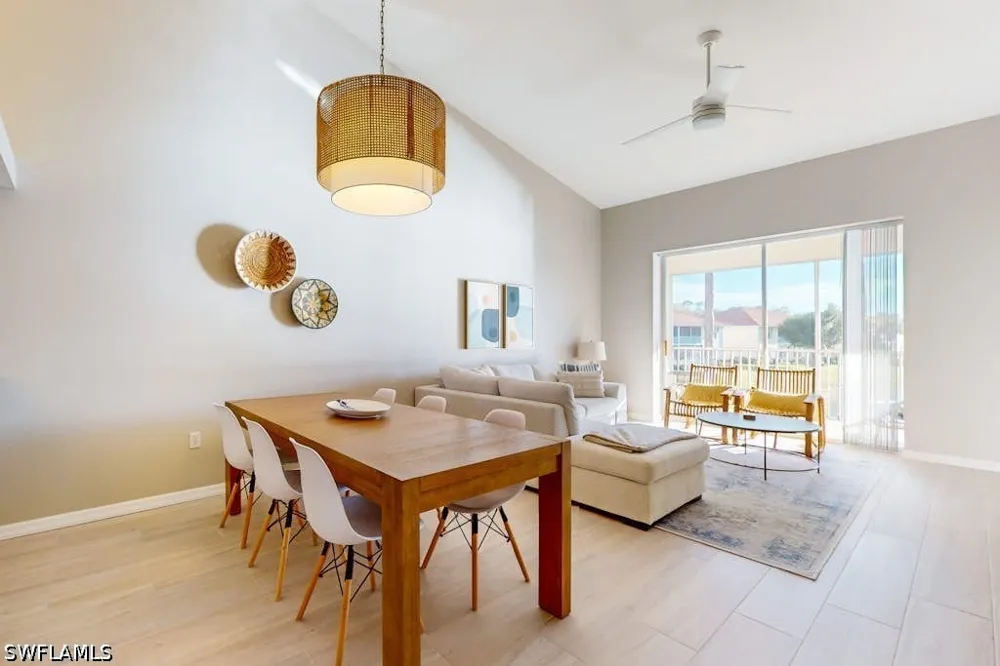 Robin Hood Circle #202 Naples, FL 34104