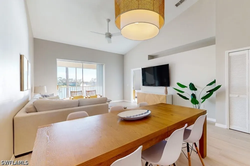 Robin Hood Circle #202 Naples, FL 34104