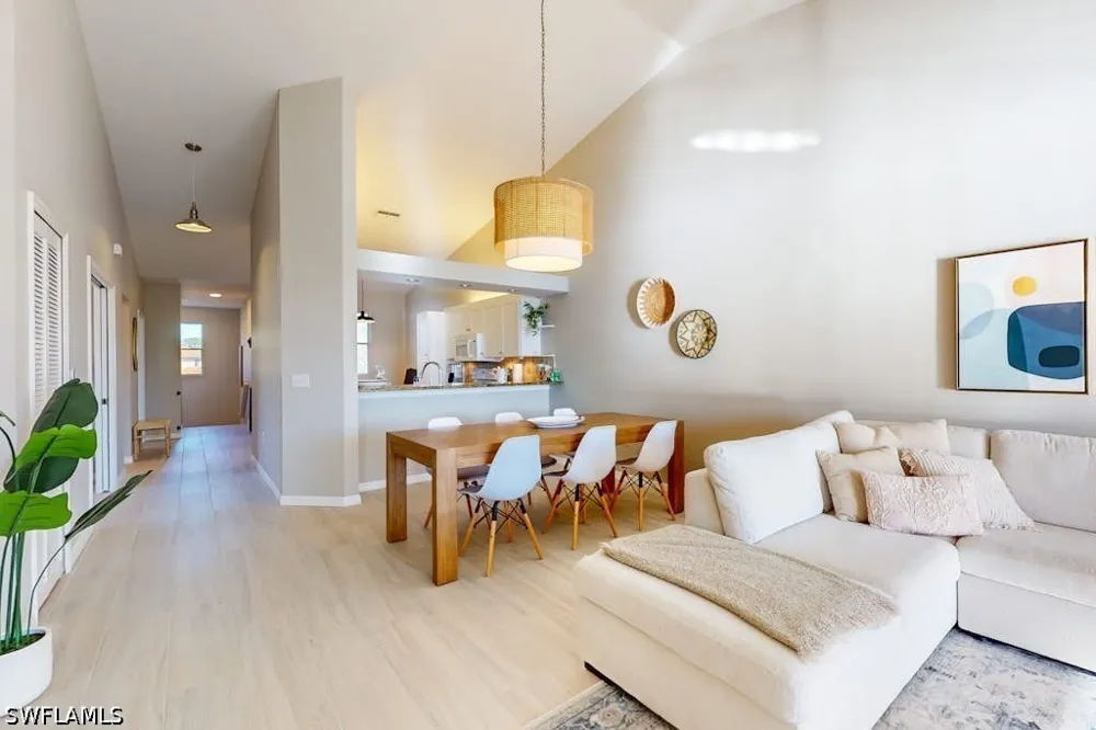 Robin Hood Circle #202 Naples, FL 34104