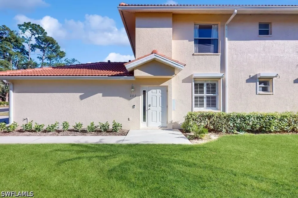 Robin Hood Circle #202 Naples, FL 34104