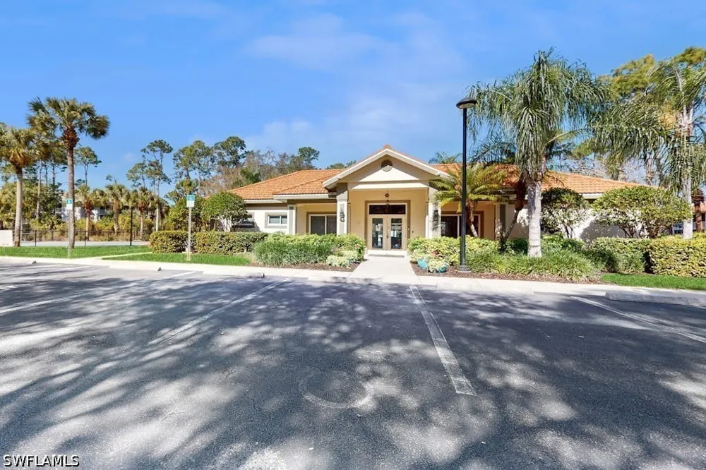 Robin Hood Circle #202 Naples, FL 34104