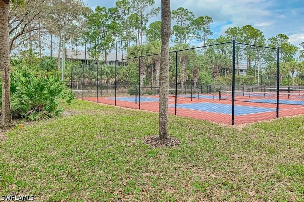 Robin Hood Circle #202 Naples, FL 34104