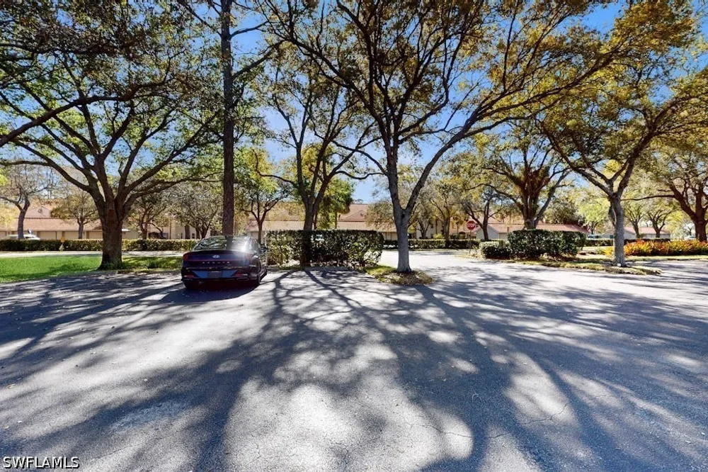 Robin Hood Circle #202 Naples, FL 34104