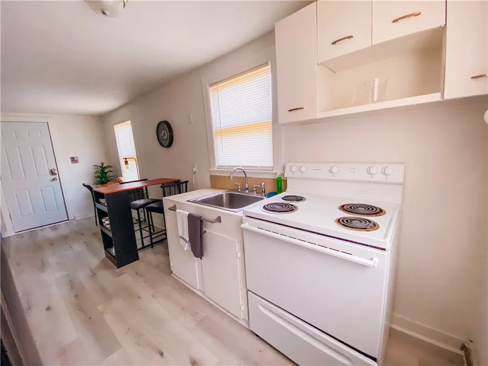 319 W Main Street Bishop, TX 78343