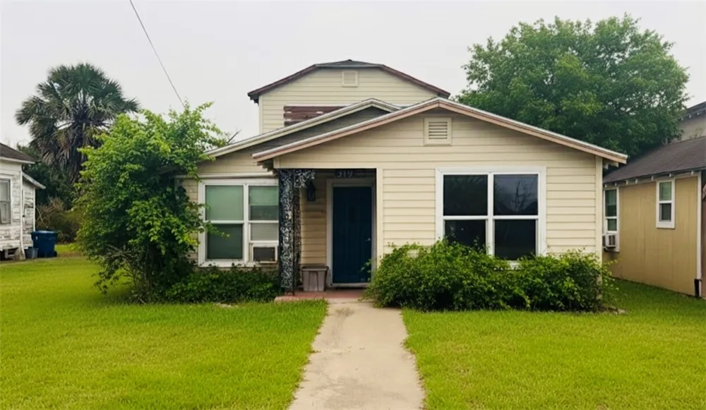 319 W Main Street Bishop, TX 78343