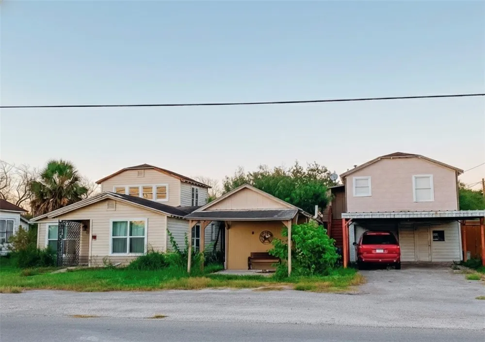 319 W Main Street Bishop, TX 78343