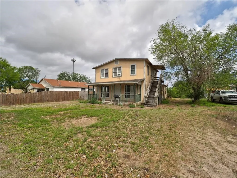1106 E Huisache Avenue Kingsville, TX 78363