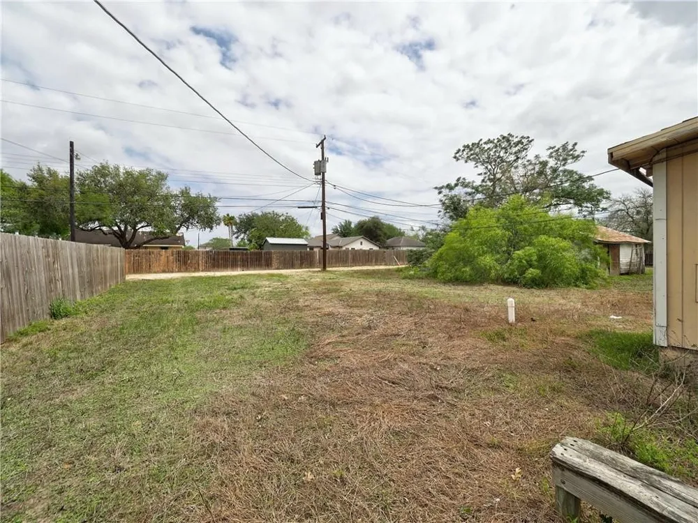 1106 E Huisache Avenue Kingsville, TX 78363