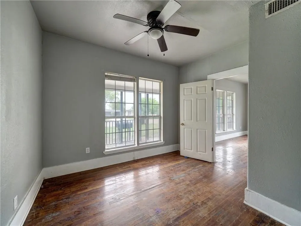 1106 E Huisache Avenue Kingsville, TX 78363