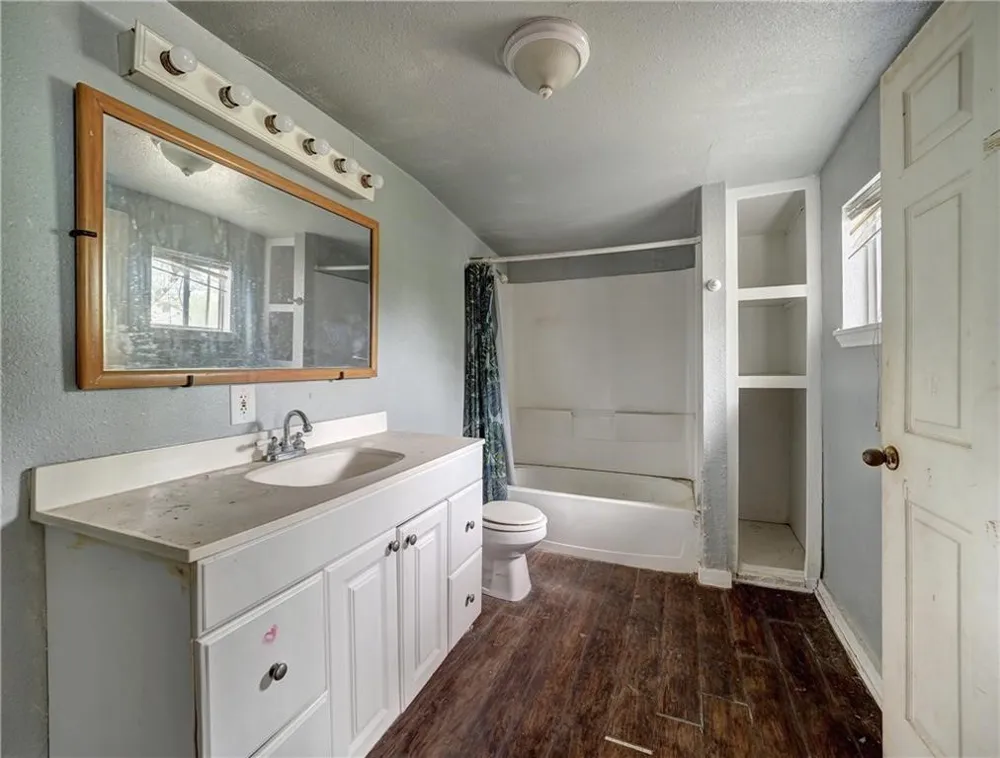 1106 E Huisache Avenue Kingsville, TX 78363