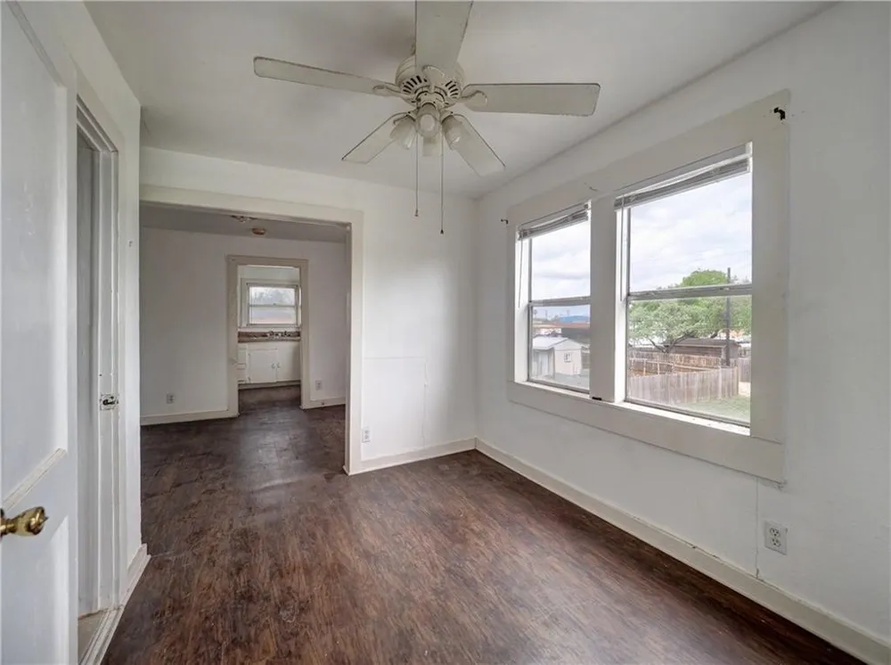 1106 E Huisache Avenue Kingsville, TX 78363