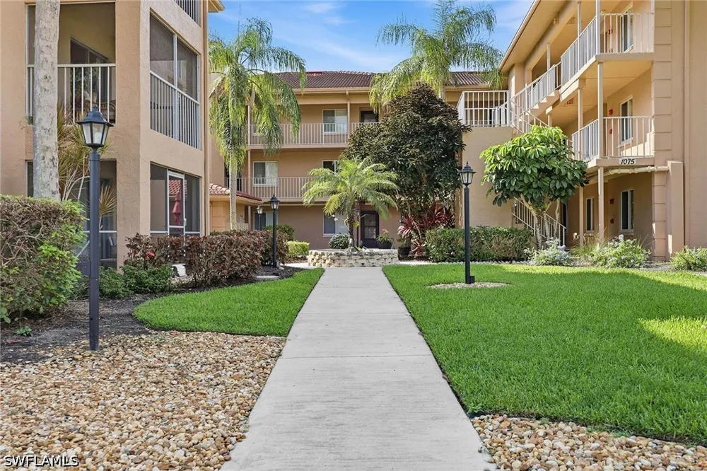 Foxfire Lane #103 Naples, FL 34104