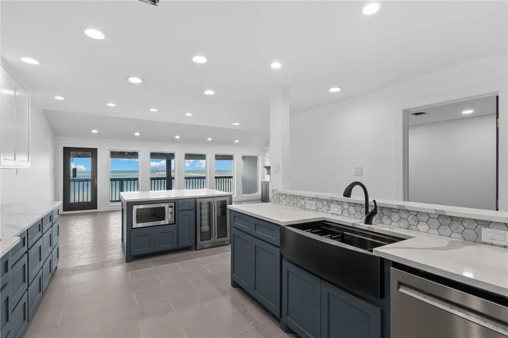 4270 Ocean Drive #2 Corpus Christi, TX 78411