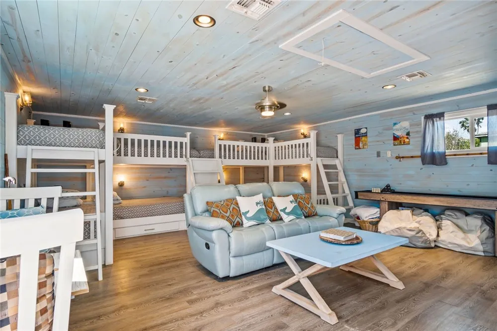 700 E Avenue G Port Aransas, TX 78373