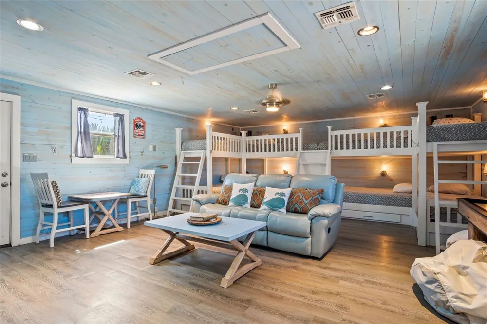 700 E Avenue G Port Aransas, TX 78373