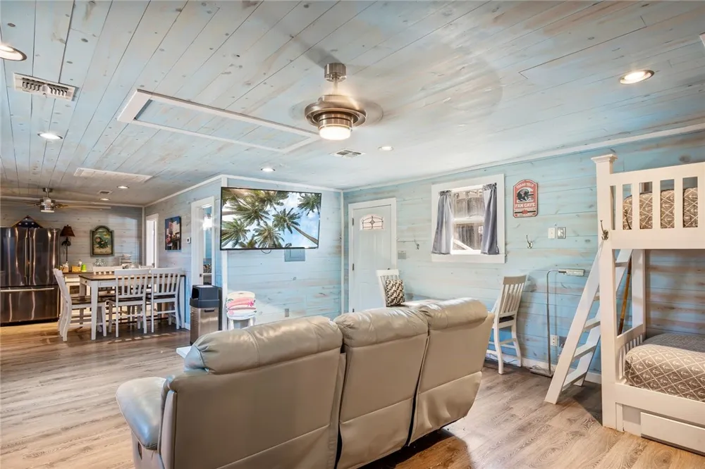 700 E Avenue G Port Aransas, TX 78373