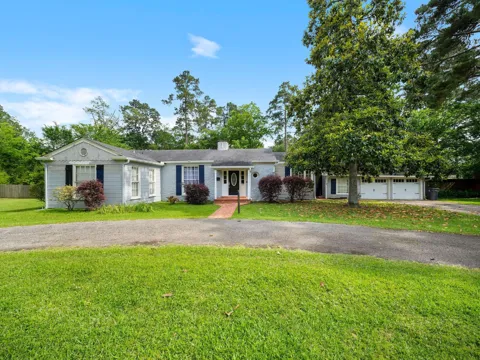 709 Pinetree Lane