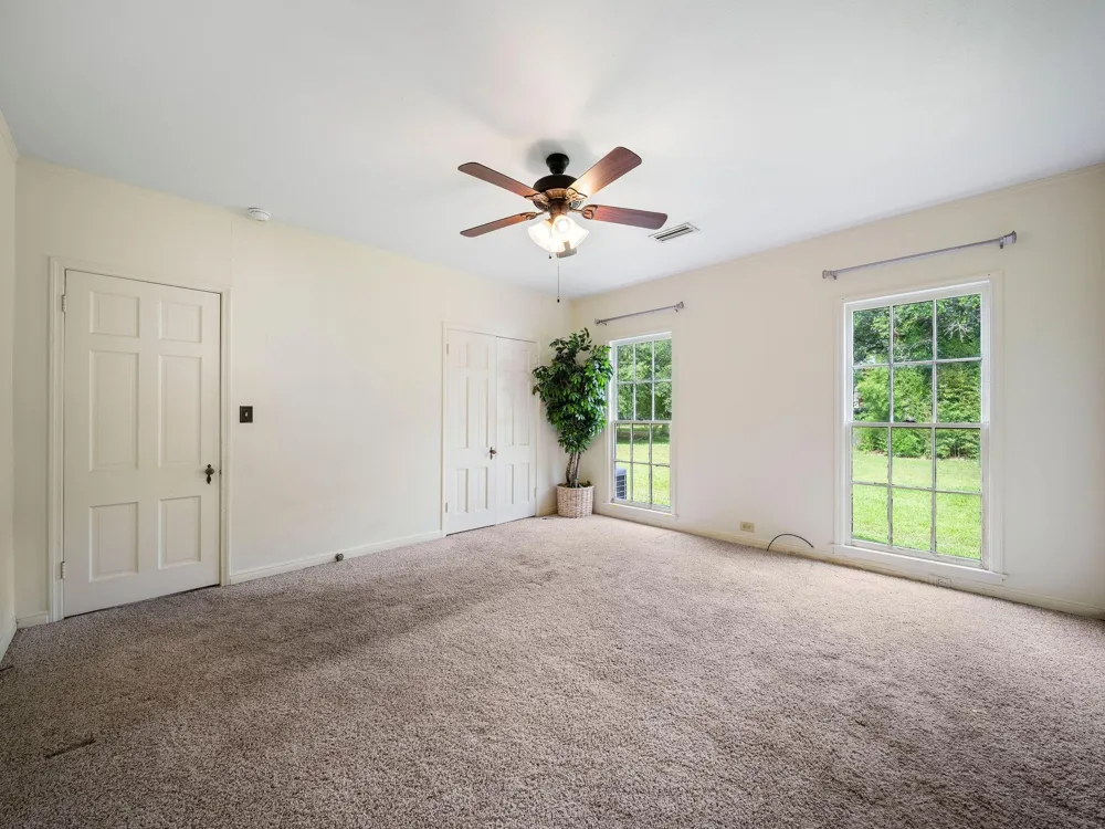 709 Pinetree Lane Lufkin, TX 75904