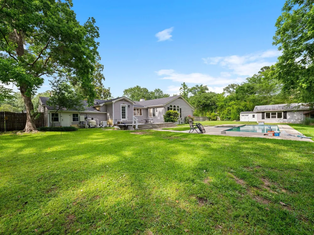 709 Pinetree Lane Lufkin, TX 75904