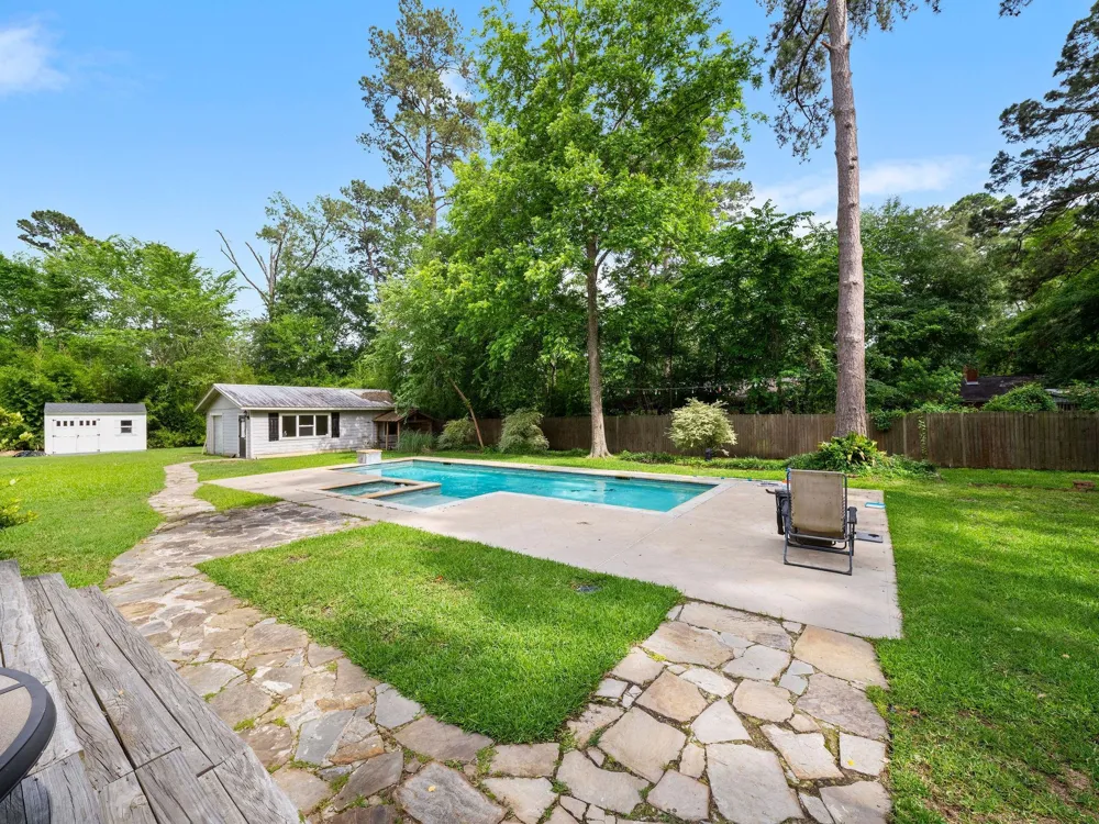 709 Pinetree Lane Lufkin, TX 75904