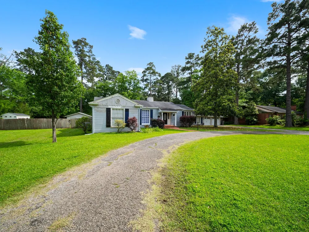 709 Pinetree Lane Lufkin, TX 75904