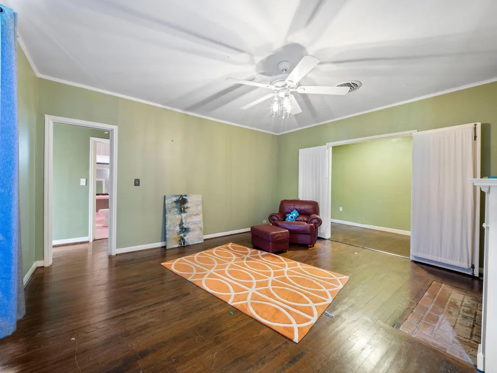 709 Pinetree Lane Lufkin, TX 75904