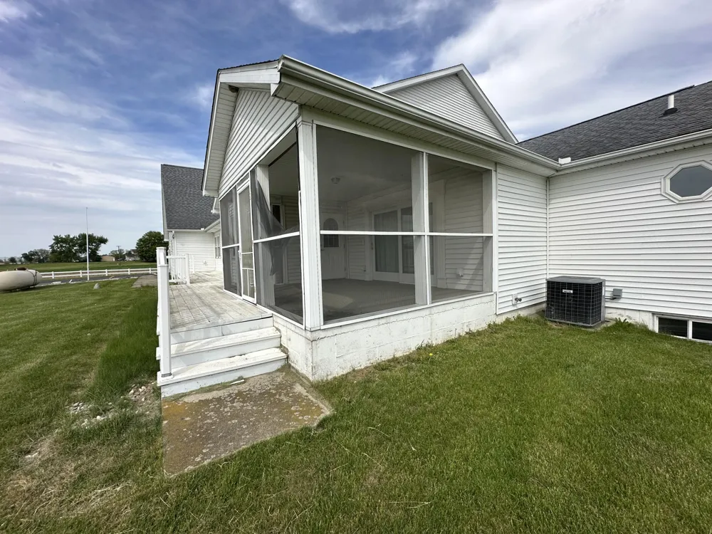 970 Dean Rd Quincy, MI 49082