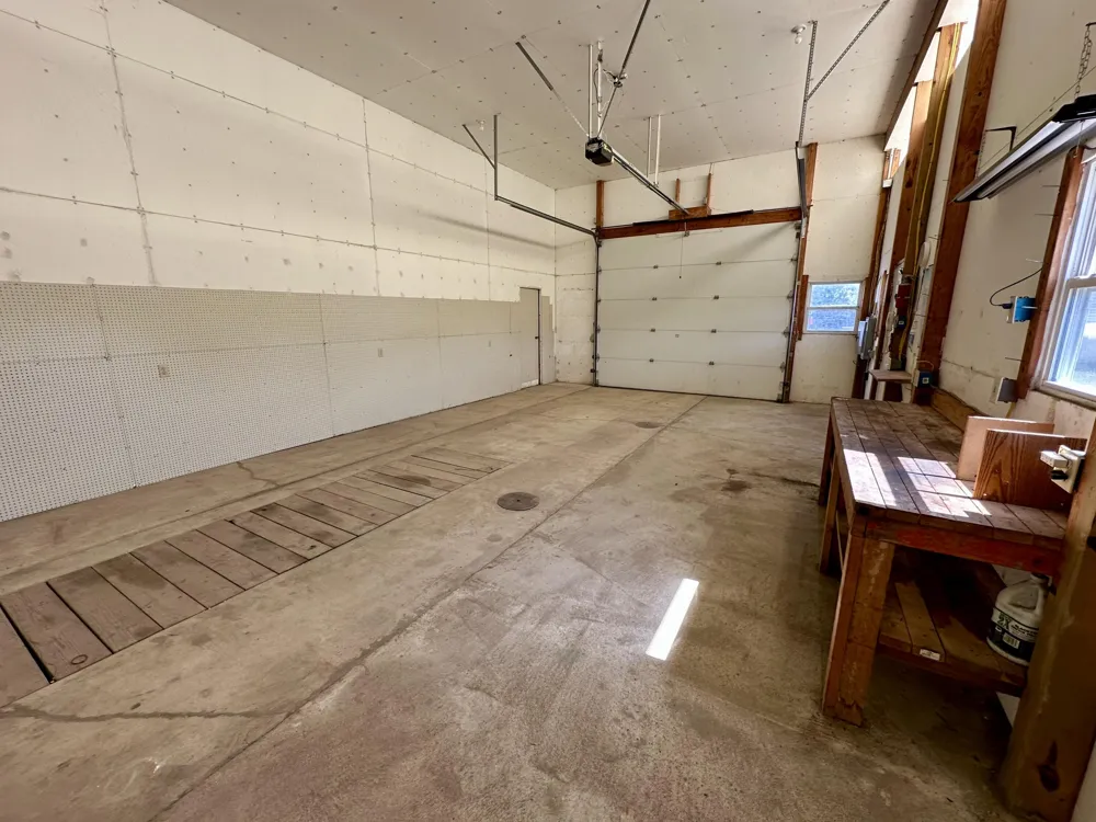 970 Dean Rd Quincy, MI 49082