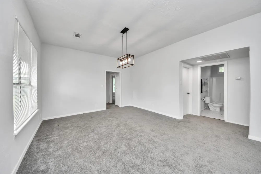 114 Holmes Street La Porte, TX 77571