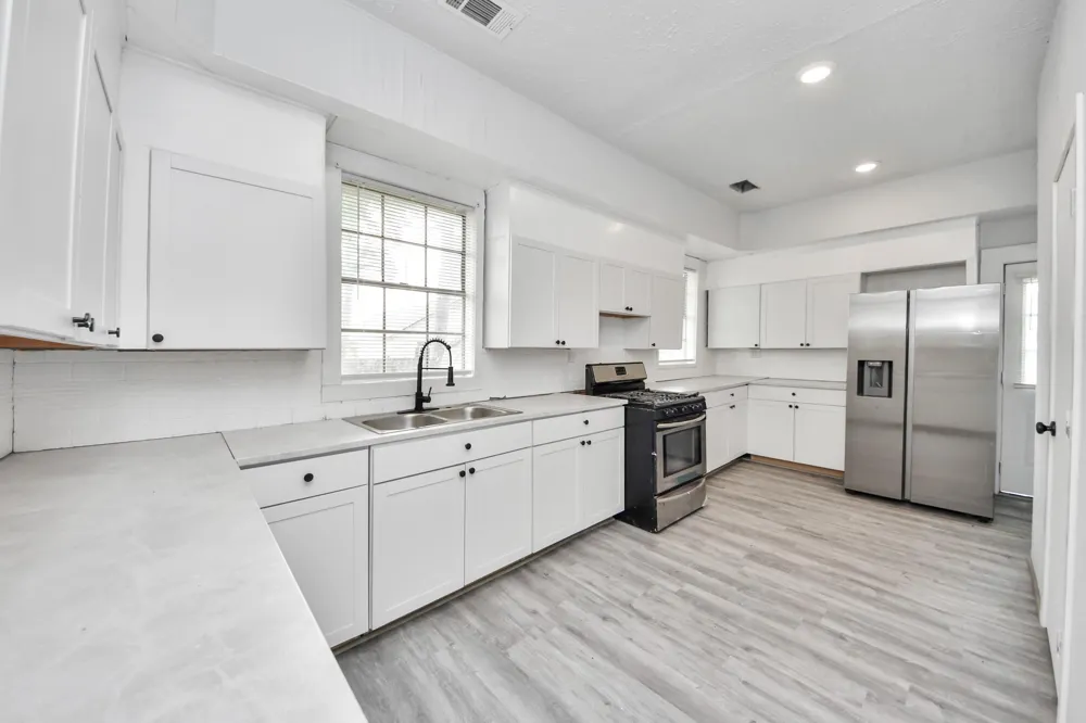 114 Holmes Street La Porte, TX 77571