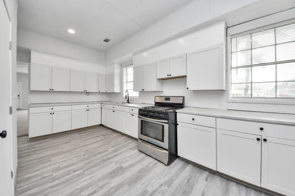 114 Holmes Street La Porte, TX 77571
