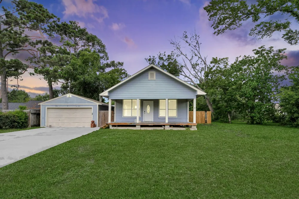 114 Holmes Street La Porte, TX 77571