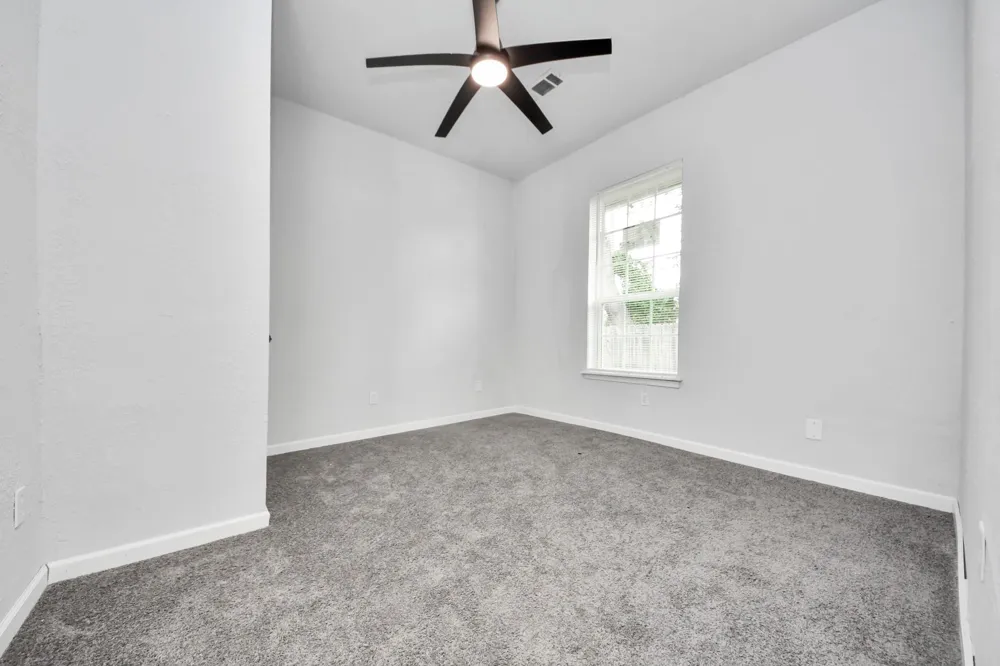114 Holmes Street La Porte, TX 77571