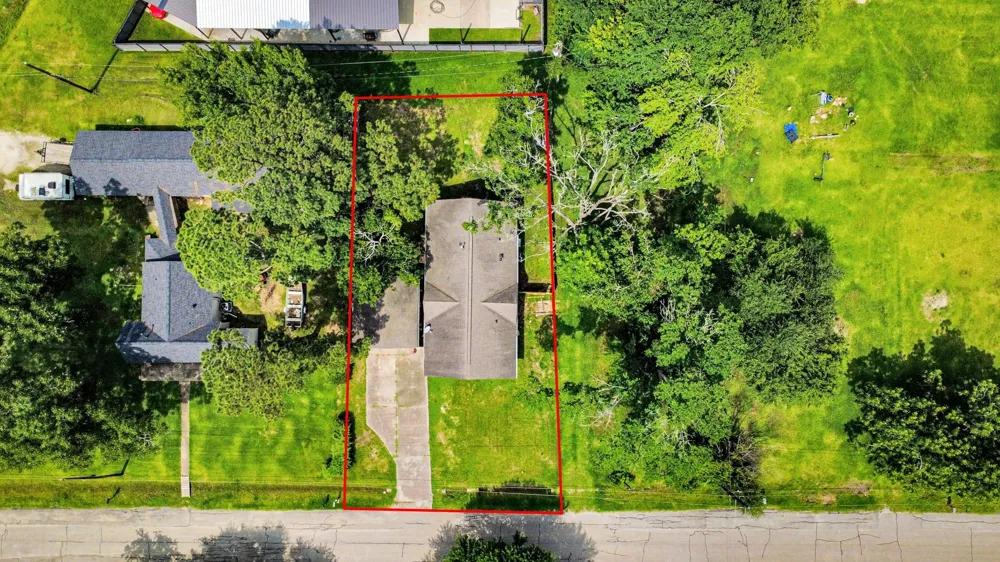 114 Holmes Street La Porte, TX 77571