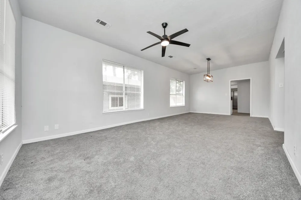 114 Holmes Street La Porte, TX 77571