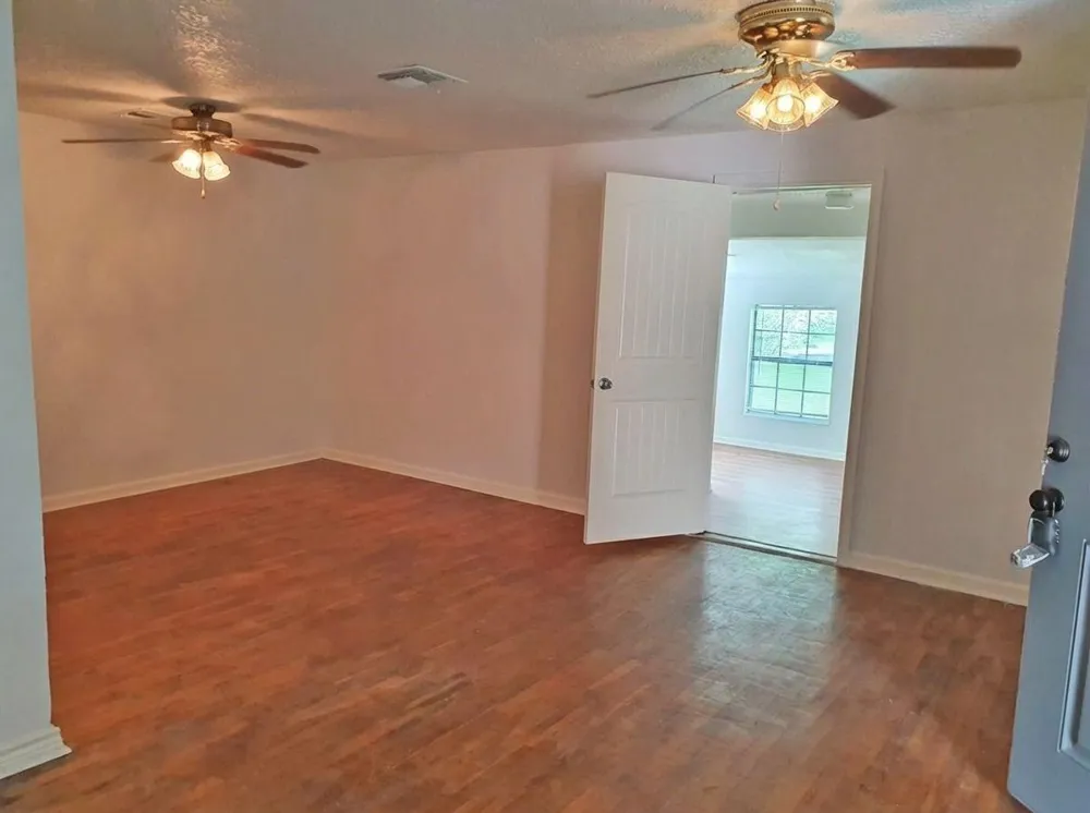 1272 Pecan Street Clute, TX 77531