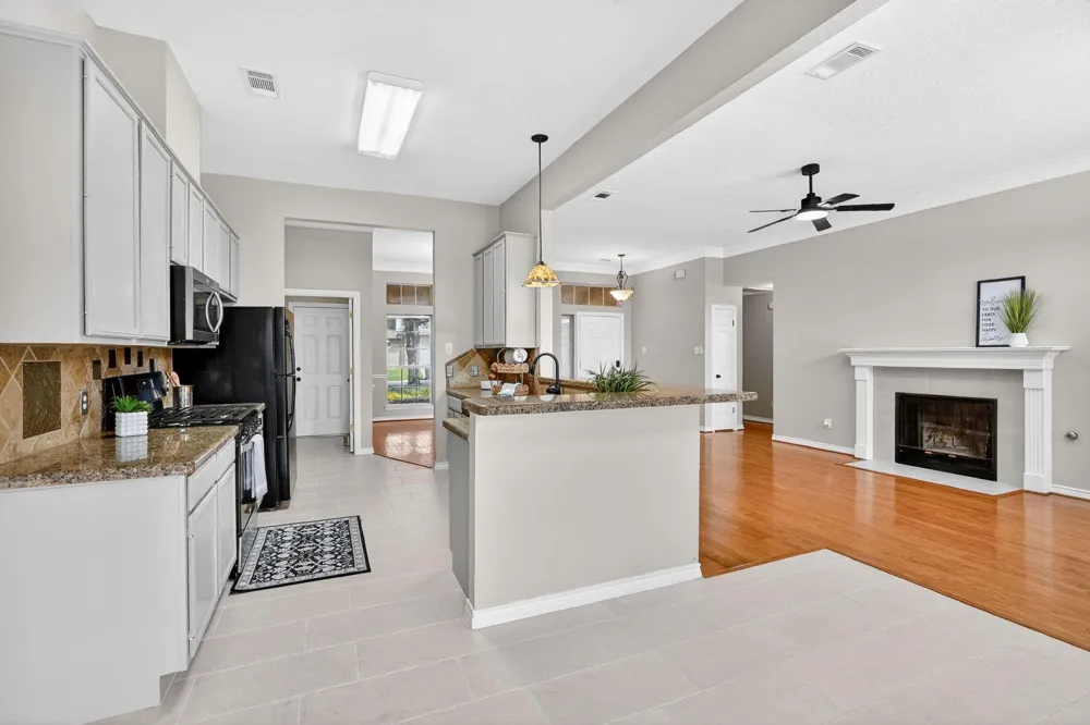 2925 Mirrormere Circle Bryan, TX 77807