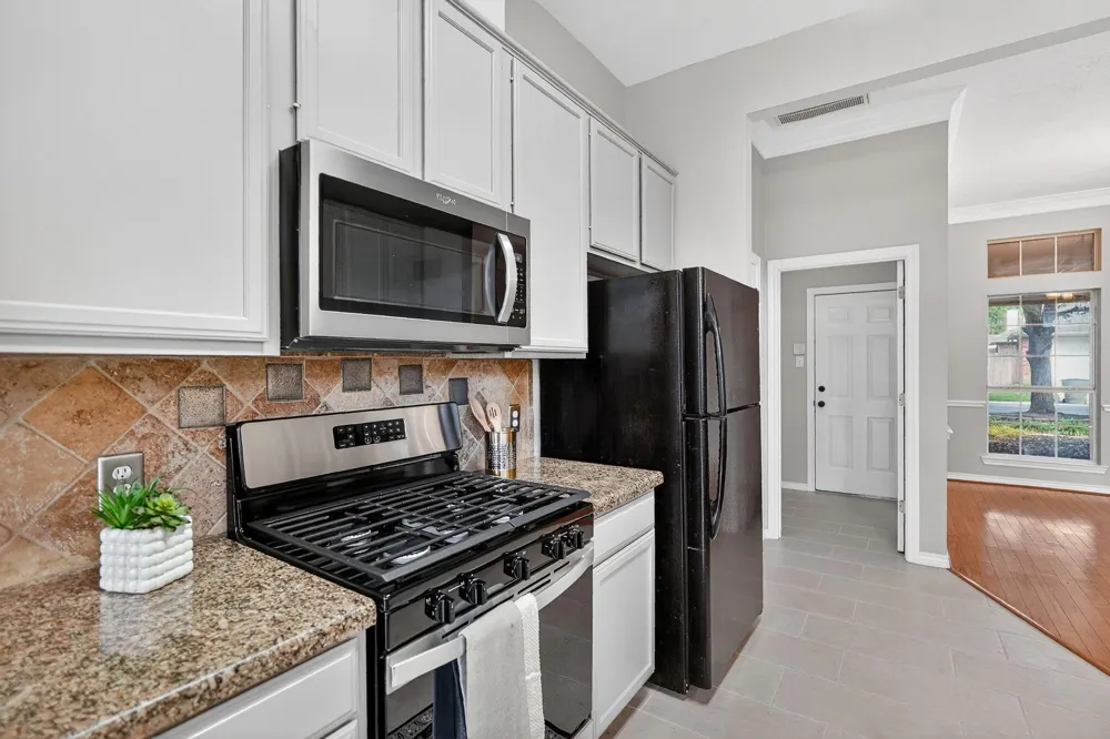 2925 Mirrormere Circle Bryan, TX 77807