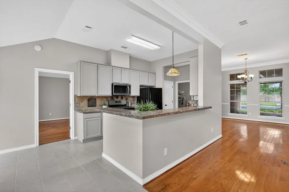 2925 Mirrormere Circle Bryan, TX 77807