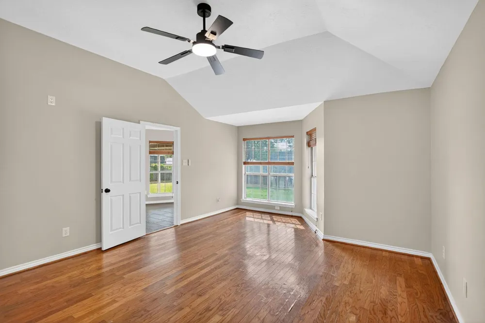2925 Mirrormere Circle Bryan, TX 77807