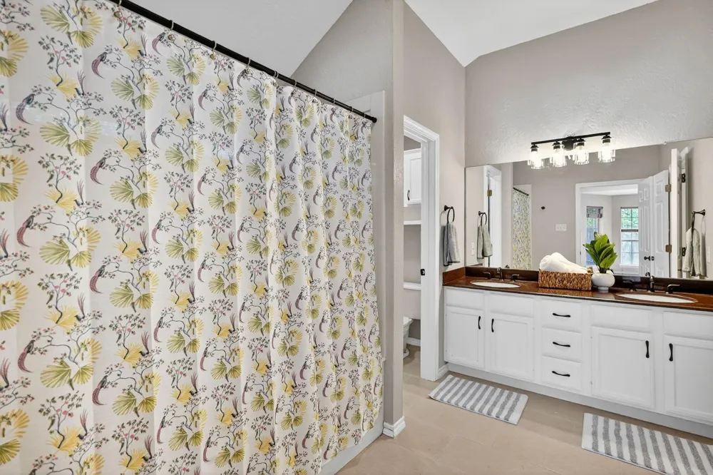 2925 Mirrormere Circle Bryan, TX 77807