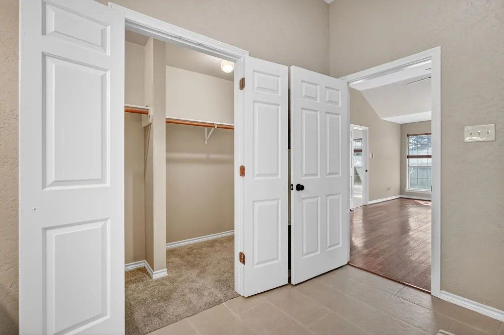 2925 Mirrormere Circle Bryan, TX 77807