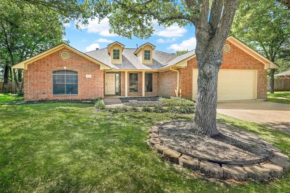 2925 Mirrormere Circle Bryan, TX 77807