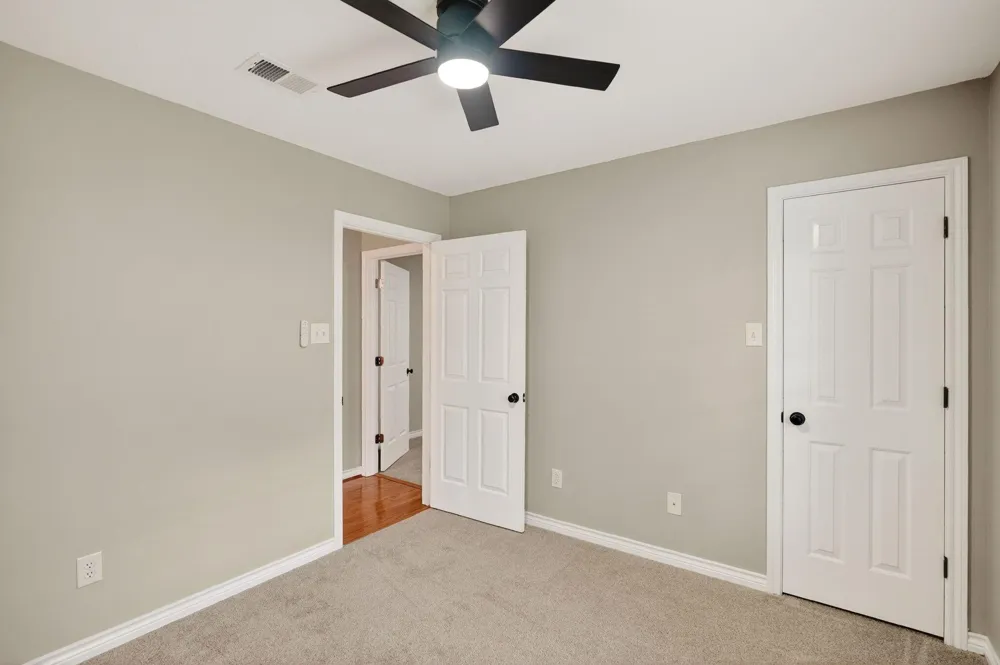 2925 Mirrormere Circle Bryan, TX 77807