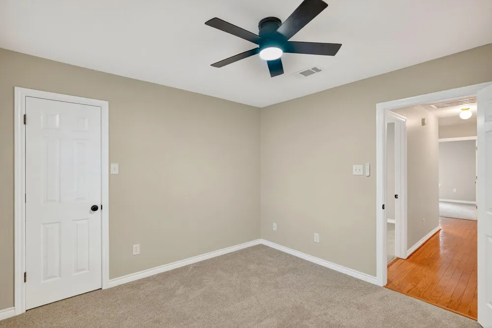 2925 Mirrormere Circle Bryan, TX 77807
